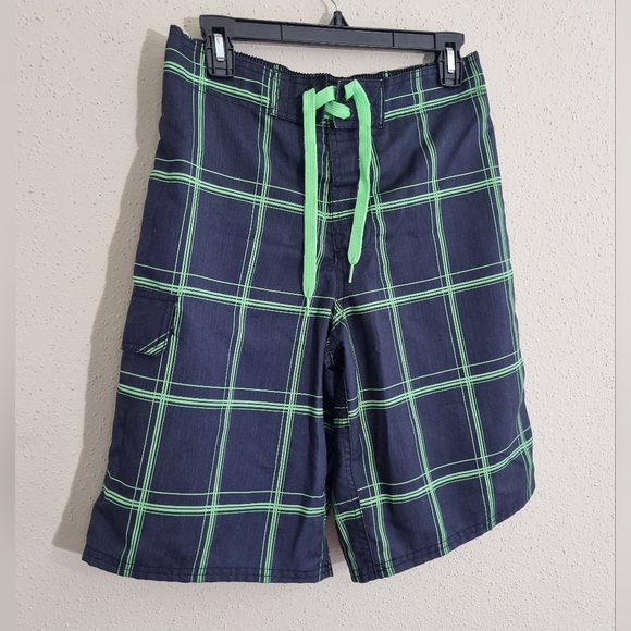 Boy'sGreen Plaid Swim Short. - Picture 2 of 8